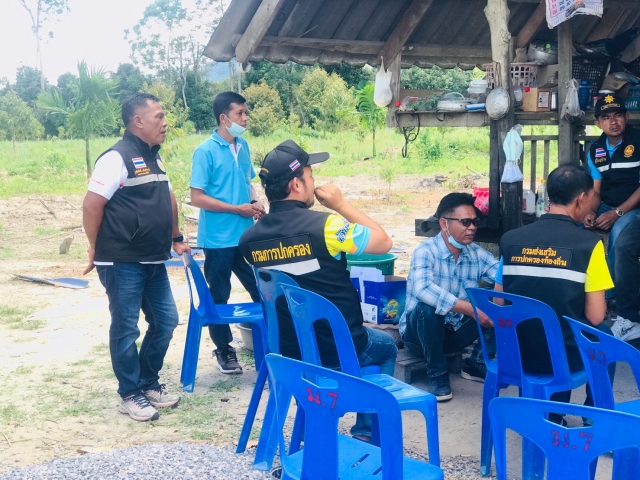 องค์การบริหารส่วนตำบลตลิ่งชันส่งมอบบ้านให้แก่นาย วีระ บุรินทร์สุวรรณ ตามโครงการปรับสภาพแวดล้อมที่อยู